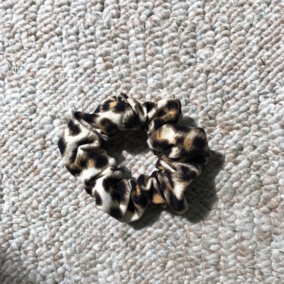 Classic Leopard Print Scrunchie - Picture 2 of 2